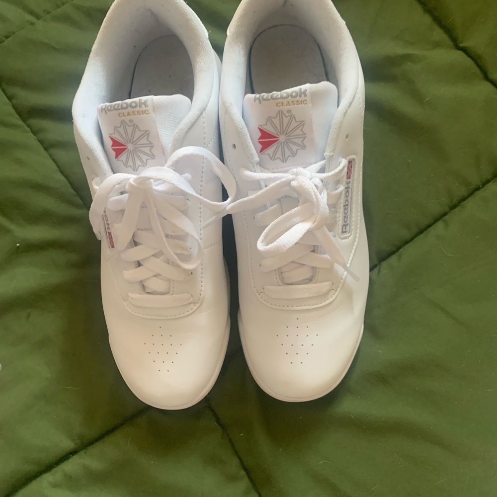 Reebok classic womens runners